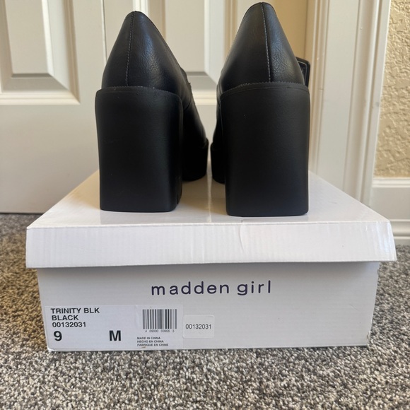 Madden Girl Mary Jane Chunky Platform Black Patent Faux Leather Shoes Size 9 - Picture 5 of 8